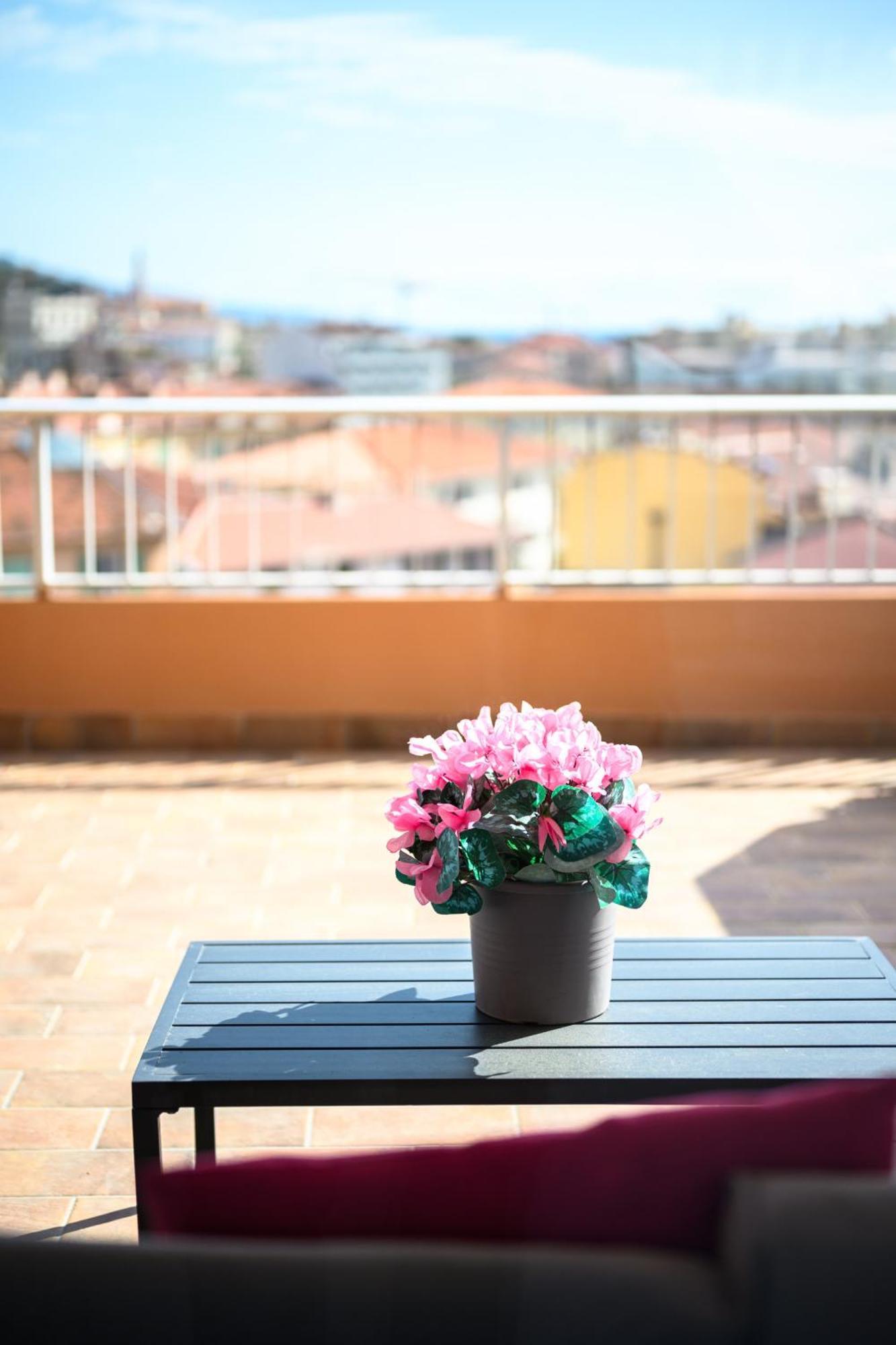 'L'Alicante Proche' Gare, Terrasse, Vue Mer Mentone Esterno foto